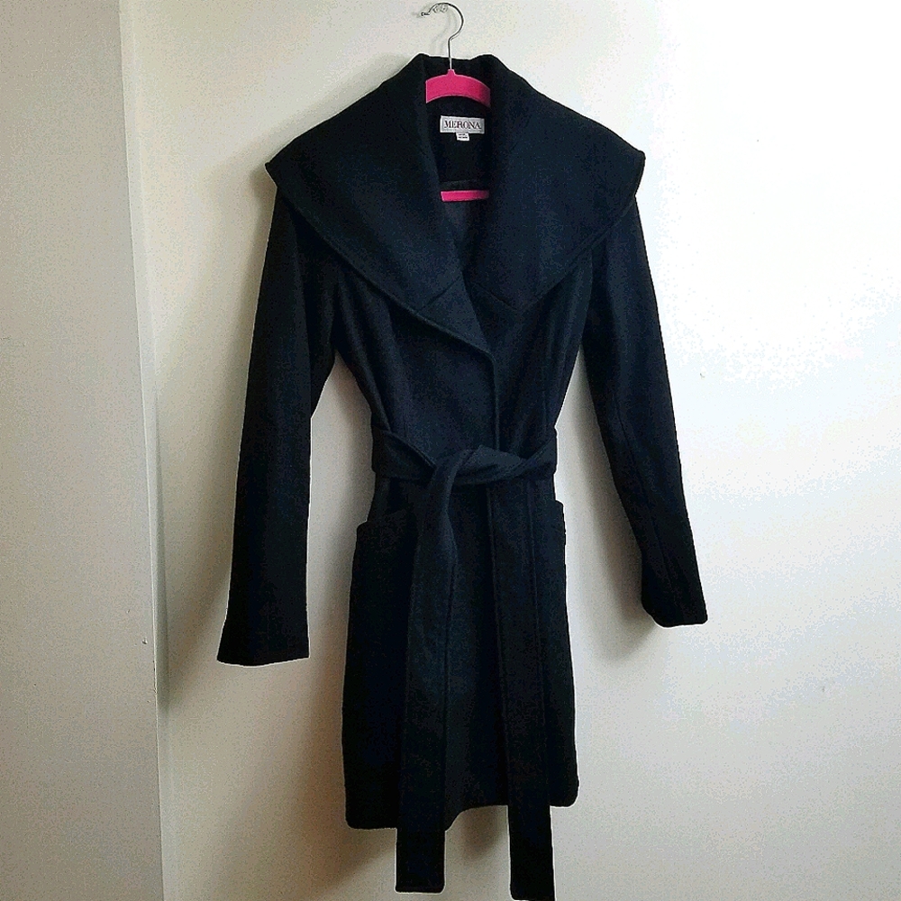 LAST CHANCE! Black coat / Being DONATED tomorrow!!